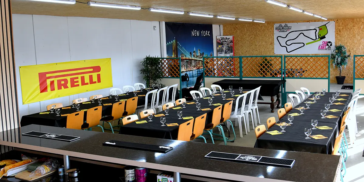 Photo salle 131 m² pour les événements d'entreprise, les anniversaires ou les EVJF/EVG - Format moyen